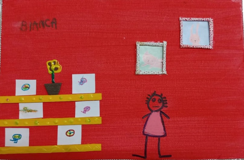 BIANCA NASCIMENTO PINHEIRO - AJUDANDO NA ORGANIZAÇÃO DOS BRINQUEDOS NO ARMÁRIO.